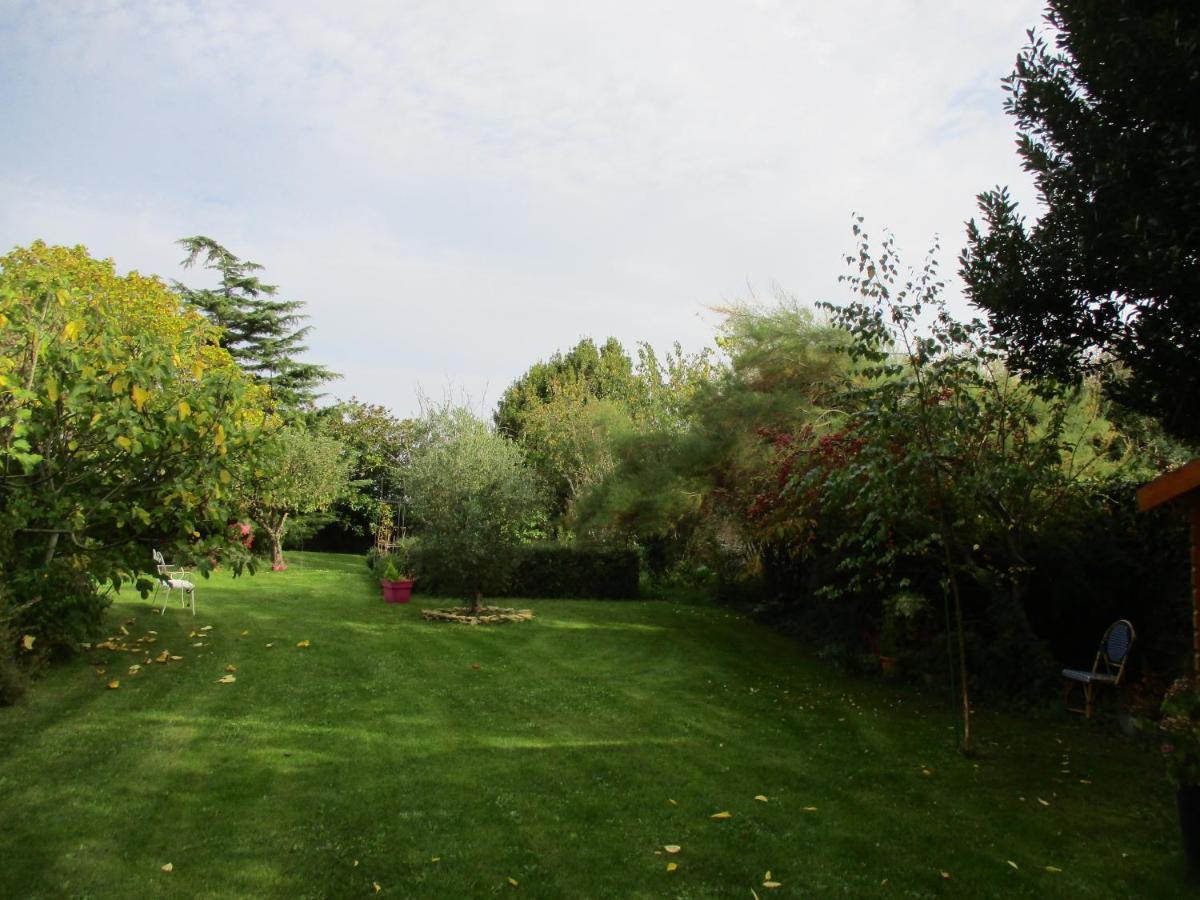 Le Jardin De Camille Bed & Breakfast Tailleville Exterior photo